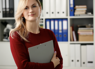 Tłumacz szwedzki: współpraca z profesjonalnym tłumaczem czy native speakerem? Sprawdzamy!