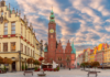 Stolarka okienna w historycznej tkance miasta Wrocław. Jak połączyć wymogi konserwatorskie z izolacją termiczną we wrocławskich kamienicach?
