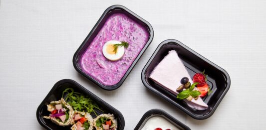 Catering dietetyczny we Wrocławiu. Na co zwrócić uwagę, wybierając firmę cateringową?