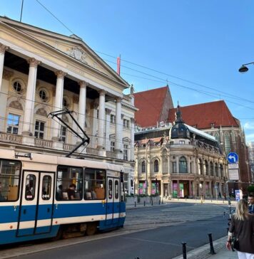 Wrocław: Co miesiąc płacił za bilety, mimo że nie musiał. Od miasta dostanie zwrot pieniędzy Wydarzenia na weekend we Wrocławiu
