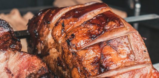 Sylwester w piątek bez mięsa i hucznej zabawy? Arcybiskup Wrocławski udzielił dyspensy