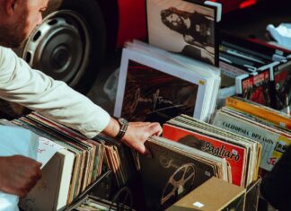 Winyle, CD i kasety w CH Korona: wielki kiermasz dla miłośników muzyki