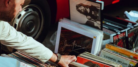 Winyle, CD i kasety w CH Korona: wielki kiermasz dla miłośników muzyki