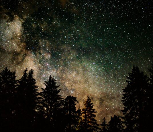 Park ciemnego nieba w Górach Izerskich — w Świeradowie-Zdroju zobaczysz najpiękniejszą noc