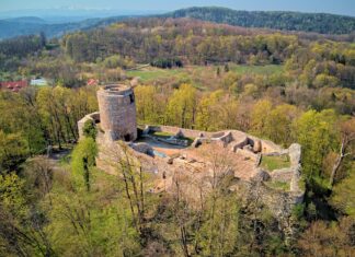Dolny Śląsk na wakacje: Budowla o wielu imionach – zamek Wleń (Lenno)