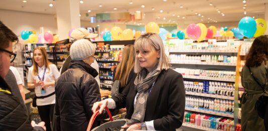 We Wrocławiu otworzyła się pierwsza w Polsce niemiecka drogeria dm. Klienci wykupili w jeden dzień całe serie produktów!