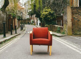 Wrocławska firma YorHomeStory ruszyła z eko akcją: Oddaj stare meble do renowacji i zyskaj na sprzedaży!