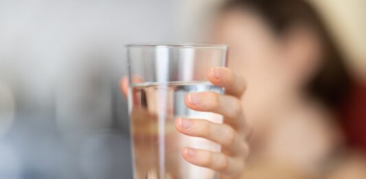 Wrocławianie piją kranówkę? Znamy wyniki badań