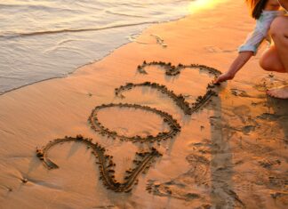 Aż 20 extra dni wolnych od pracy w 2023 roku. Jak i kiedy zaplanować urlop?