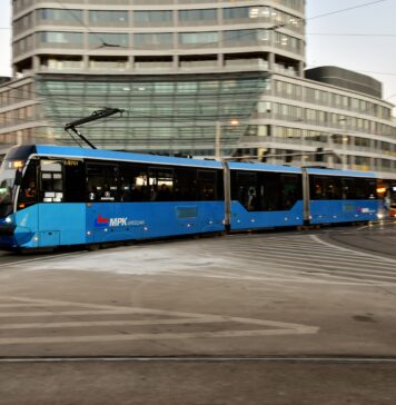 Kto i na jakich zasadach może jeździć bezpłatnie MPK Wrocław? Ruszyła kampania dla uczniów