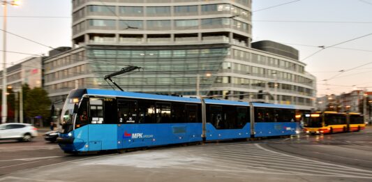 Kto i na jakich zasadach może jeździć bezpłatnie MPK Wrocław? Ruszyła kampania dla uczniów