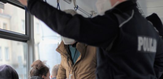 Obowiązek maseczkowy: MPK apeluje do policji