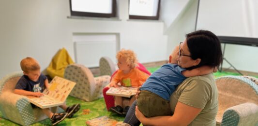 Wrocław: Zamiast żłobka – dzienny opiekun. Trwa rekrutacja dla kandydatów. Do 6000zł brutto za opiekę nad 5 dzieci