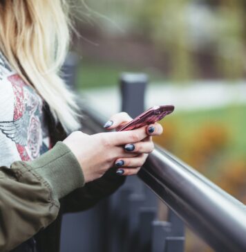 Wrocław: Darmowe karty SIM, power banki i ładowarki dla osób z Ukrainy od Mobile Vikings