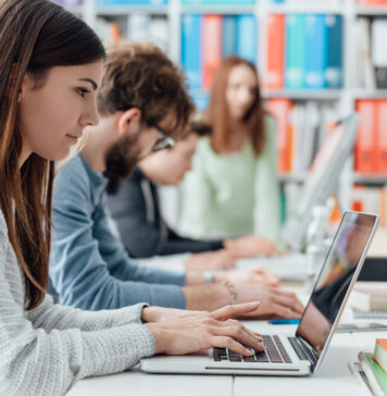 Studiuj w języku angielskim na Uniwersytecie Dolnośląskim DSW
