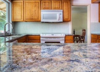 Jak wybrać idealny blat granitowy do Twojej kuchni? Na zdjęciu kuchenny blat granitowy