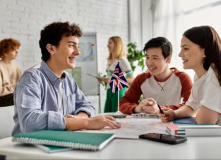 Dlaczego warto uczyć się języka angielskiego? nauka angielskiego w grupie