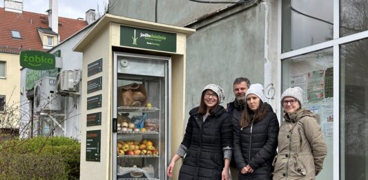 Wrocław: Co zrobić z jedzeniem po Świętach? Skorzystaj z lodówki foodsharingowej!