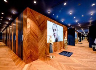 We Wrocławiu działa już nowatorski sklep MODIVO.PL! Klientów wita robot, zamiast półek i wieszaków są tablety