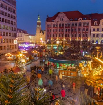 Sylwester na Rynku we Wrocławiu? Imprezy nie będzie, ale Jarmark Bożonarodzeniowy czynny do rana