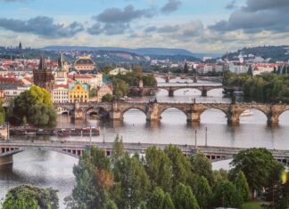 Podróż z Wrocławia do Czech. Jak i gdzie kupić kupić winiety drogowe?