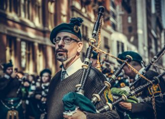 Wrocław zazieleni się na Dzień św. Patryka. Dlaczego irlandzkie święto cieszy się taką popularnością wśród Wrocławian?