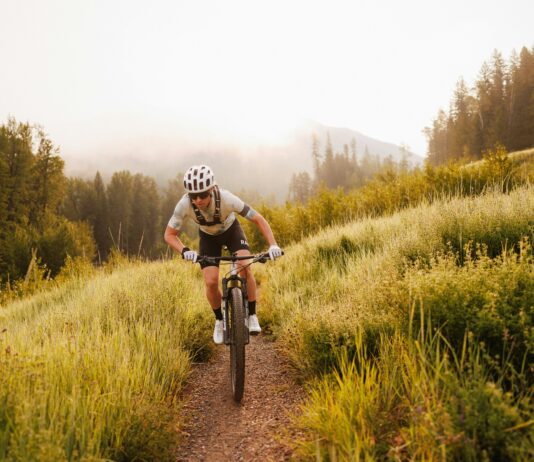 Singletracki na Dolnym Śląsku: Przewodnik po trasach rowerowych, poziomach trudności i walorach krajoznawczych