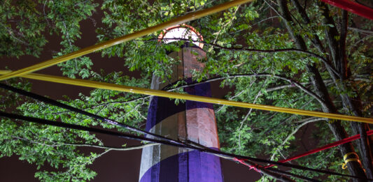 We Wrocławiu stanęła pierwsza w mieście latarnia morska!