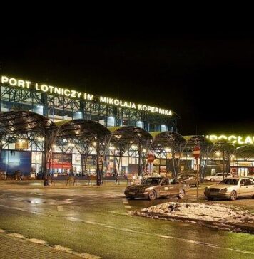 Wrocław: Noclegownia dla uchodźców z Ukrainy powstaje na starym terminalu Lotniska