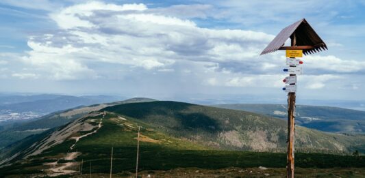 Nie tylko Śnieżka – pięć miejsc w Karkonoszach, które musisz poznać tej wiosny