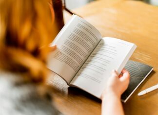 Gdzie studiować filologię? Innowacyjne ujęcie kierunku na AHE w Łodzi