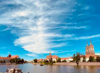 Zapowiada się słoneczna majówka we Wrocławiu i na Dolnym Śląsku. Uzupełnij witaminę D3 i korzystaj ze słońca! niedobór witaminy d3 dla zdrowia. Majówka we Wrocławiu