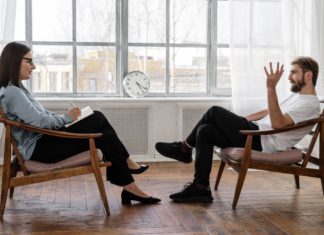 Psycholog, psychiatra, psychoterapeuta – kogo potrzebuję?