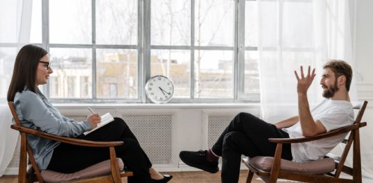 Psycholog, psychiatra, psychoterapeuta – kogo potrzebuję?