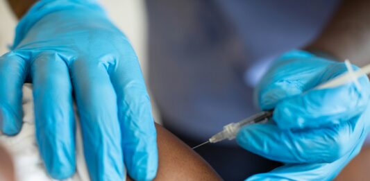 Darmowe szczepienia przeciw HPV dla dorosłych we Wrocławiu. Trzeba się pospieszyć, by skorzystać z programu