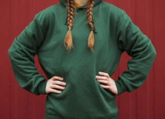 Oversize w biznesie – jak luźny styl może wpłynąć na postrzeganie Twojej marki?