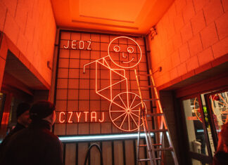 Wrocław: Nowy neon pojawił się na ul. Świdnickiej!