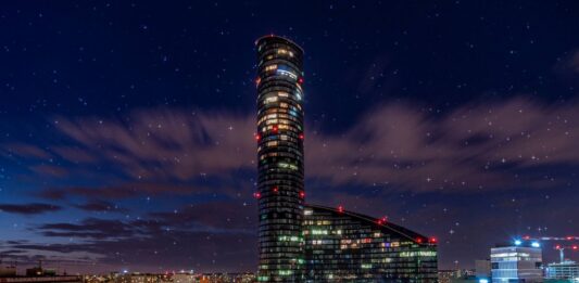 Wrocław: Hotel Radisson otwarty zostanie w Sky Tower! Na zdjęciu Sky Tower