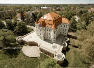 Pokazy filmów w OPT Zamek na Leśnicy jeszcze tylko do soboty. Nie przegapcie tego! Na zdjęciu OPT Zamek na Leśnicy we Wrocławiu