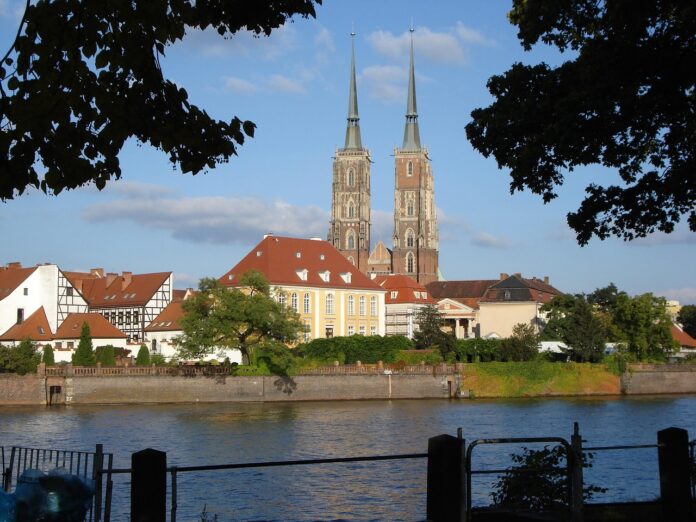 Na zdjęciu widok na Ostrów Tumski we Wrocławiu
