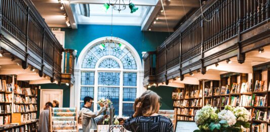 7 nietypowych księgarni we Wrocławiu, które mogą Was mile zaskoczyć!