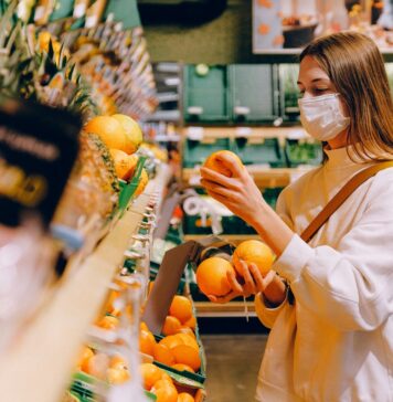 Stacjonarnie czy online – jak lepiej robić zakupy spożywcze?
