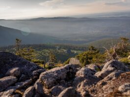 Góry Izerskie i Karkonosze – 5 najpiękniejszych tras spacerowych