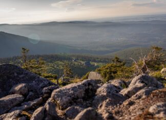 Góry Izerskie i Karkonosze – 5 najpiękniejszych tras spacerowych