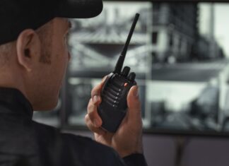 Ochrona fizyczna i patrole interwencyjne – kompleksowe rozwiązania dla bezpieczeństwa obiektów