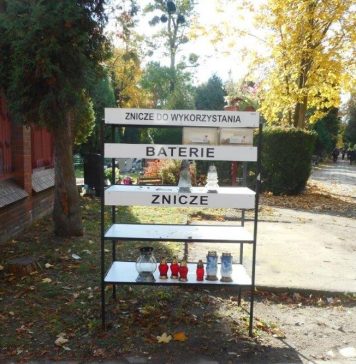 Zniczodzielnie stanęły przy wrocławskich cmentarzach. Regały do dzielenia się zniczami