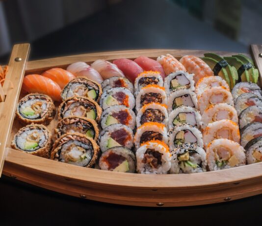 Gdzie zjeść we Wrocławiu dobre sushi? 6 miejsc, które polecamy