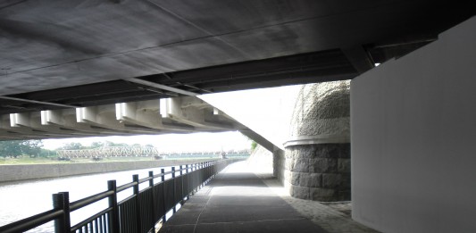 Koniec budowy ścieżki rowerowej pod Mostami Warszawskimi