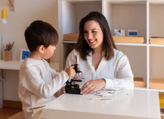 Sprawdź, jak wzbogacić edukację domową swojego dziecka metodą Montessori