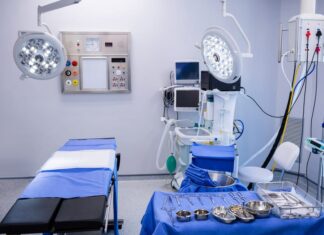 Do czego może służyć stolik chirurgiczno-narzędziowy?